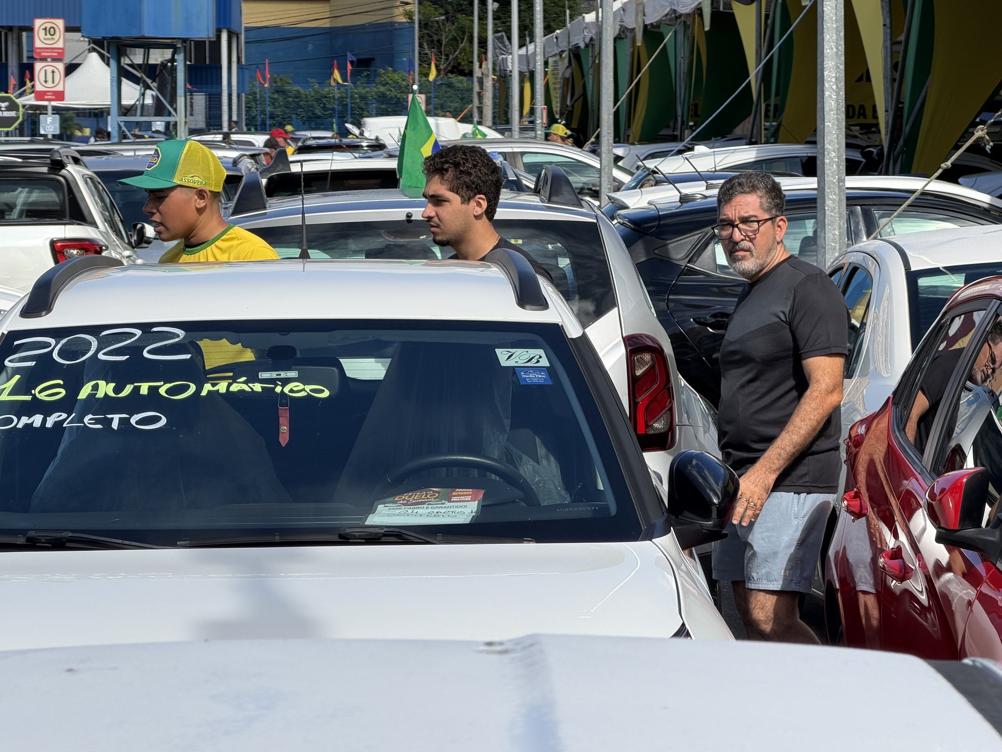 Feirão Gigantes de Sergipe, no estacionamento do Assaí Atacadista, em Aracaju