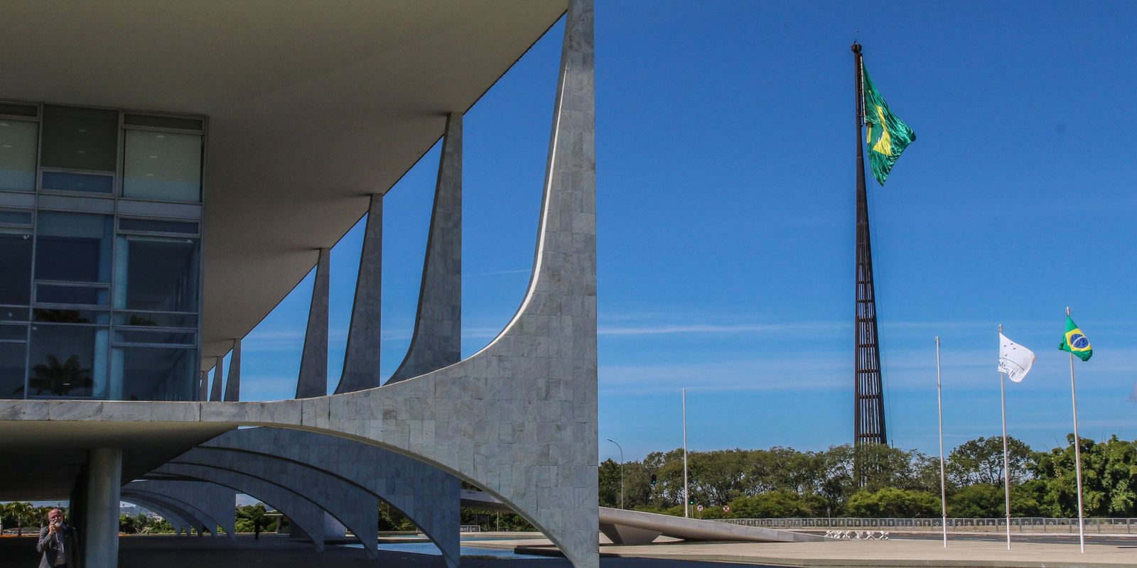 Frente de Prefeitos cobra presidenciáveis por pacto federativo e recursos