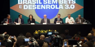 Governo pode comprar carteiras e repassar desconto no Desenrola 3.0