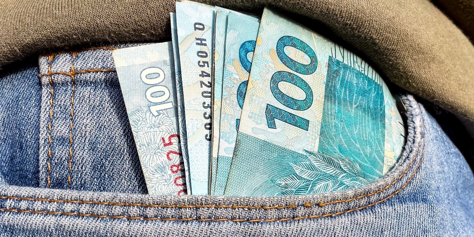 Governo reduz déficit e registra rombo primário de R$ 13,6 bi em agosto
