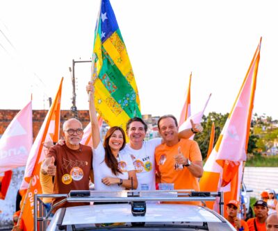 Ex-prefeita de Lagarto, Hilda percorre a cidade ao lado de Gustinho