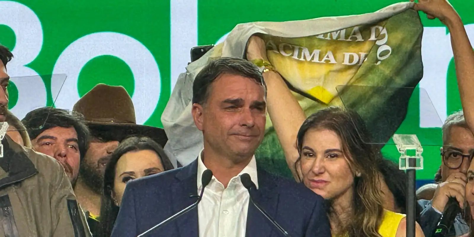 Jato ligado a Vorcaro levou Flávio Bolsonaro de EUA a Brasília em janeiro