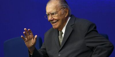 José Sarney é internado no Sírio-Libanês com pneumonia bacteriana