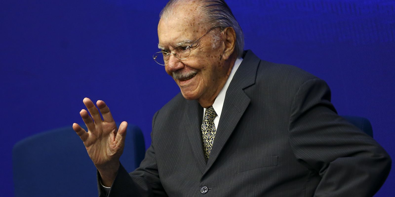 José Sarney é internado no Sírio-Libanês com pneumonia bacteriana