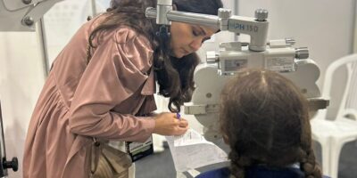 Oftalmologistas adaptam exames para crianças com autismo