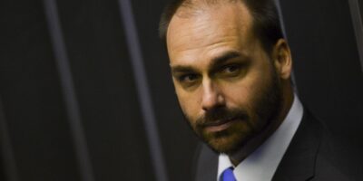 PF demite Eduardo Bolsonaro por abandono de cargo