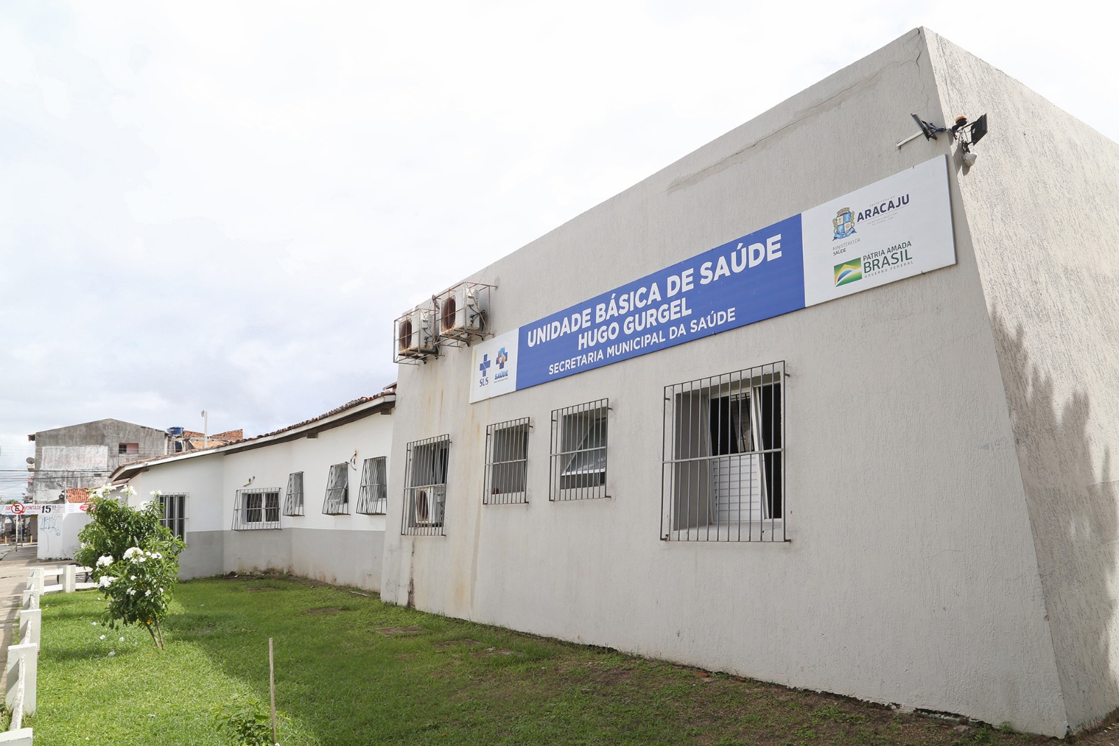Postos de Aracaju restringem atendimento odontológico por cadeiras quebradas
