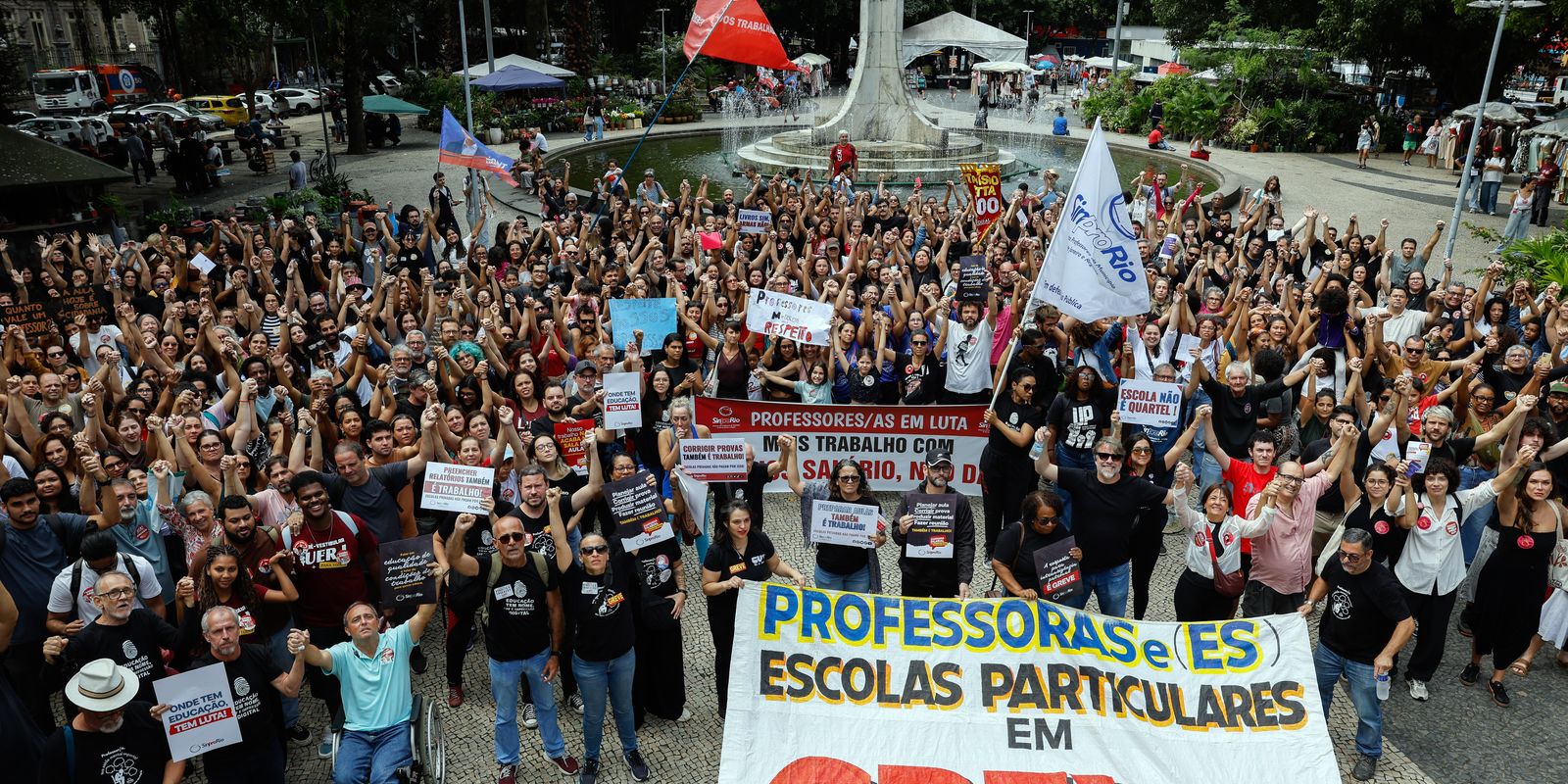 Professores de escolas privadas do Rio paralisam atividades por reajuste