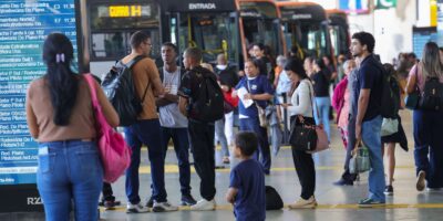 Setor de serviços estaciona em julho e registra alta anual de 2,4%