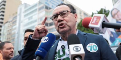 Cury diz que ficará em “silêncio” sobre o segundo turno e anuncia saída da política