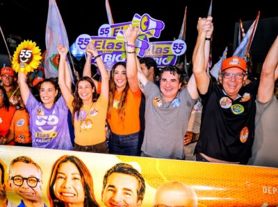 Gustinho Ribeiro encerra campanha em Lagarto com caminhada noturna