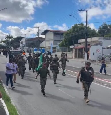 Veteranos do Exército e da Força Aérea desfilam pela primeira vez no 18 do Forte
