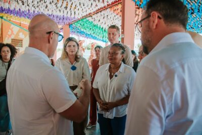 Visita da ministra da Cultura reúne artistas e gestores em Aracaju