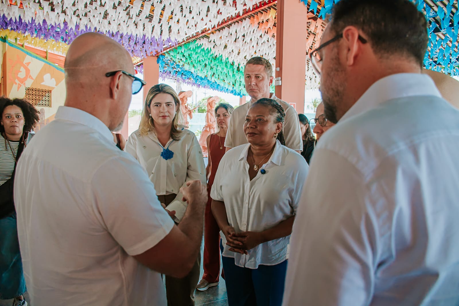 Visita da ministra da Cultura reúne artistas e gestores em Aracaju